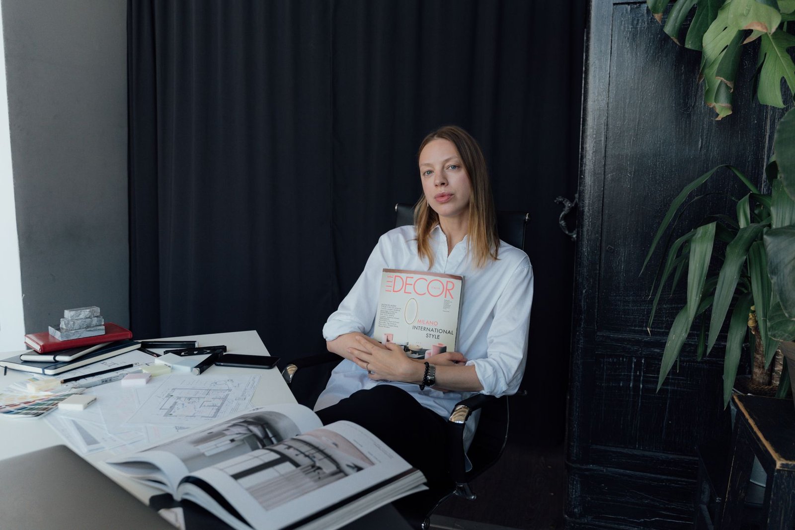 Relaxed magazine reading illustrating who Great Magazines may suit