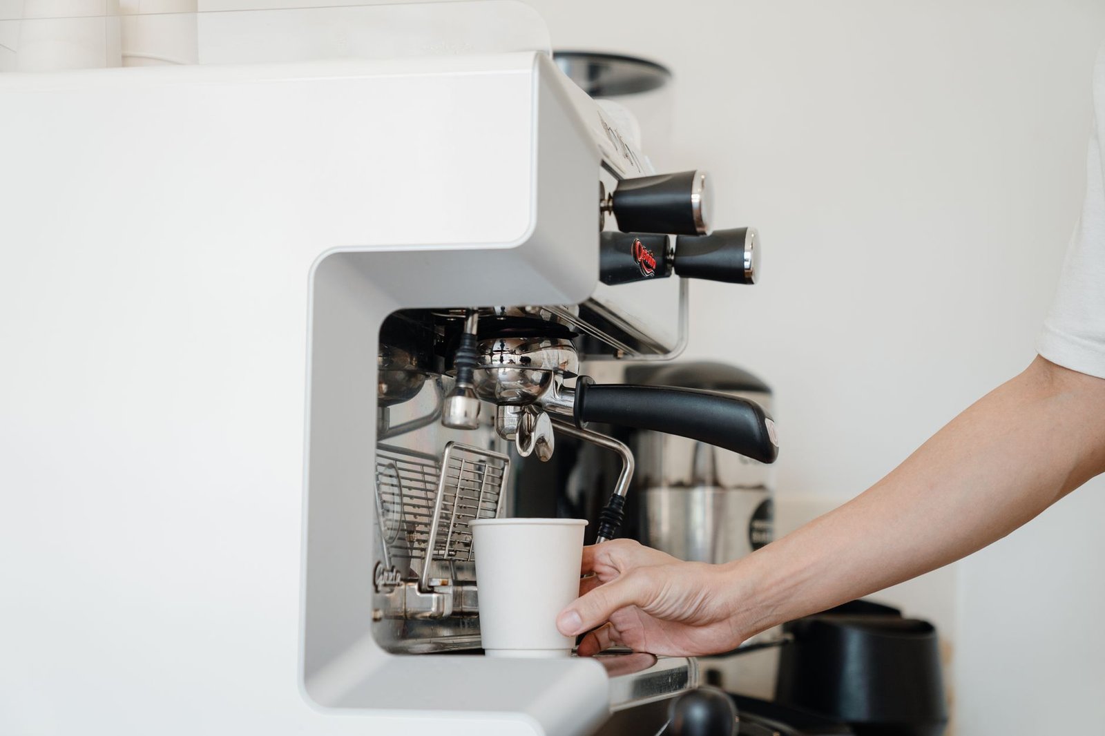 De Longhi coffee machine from the brand’s home appliance range